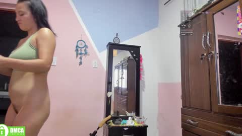 Snapshot of carla_rossi chatting on 01-21-25, 05:38 Carla online show from 01-21-25, 05:38