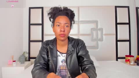 Snapshot of carlamarcuzzi chatting on 01-12-26, 08:36 Carla online show from 01-12-26, 08:36