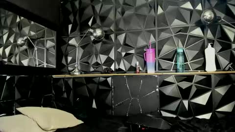 Snapshot of carlamarrinson chatting on 02-10-25, 09:25 carlamarrinson online show from 02-10-25, 09:25