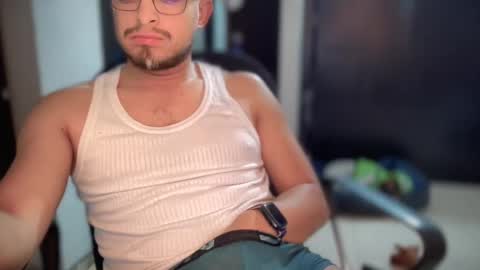 carlcarlinches4 online show from 03-05-25, 04:34