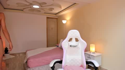 Snapshot of carleewinter chatting on 02-15-25, 01:42 Alejandra online show from 02-15-25, 01:42