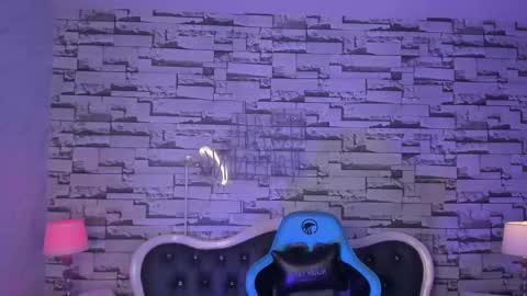 Snapshot of carlie_mayer chatting on 12-24-24, 04:00 CARLYE online show from 12-24-24, 04:00