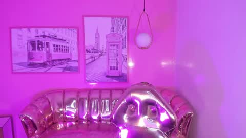 Snapshot of carlie_mayer chatting on 02-26-25, 04:14 CARLYE online show from 02-26-25, 04:14