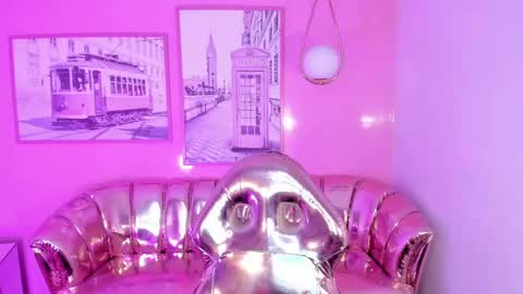 Snapshot of carlie_mayer chatting on 02-28-25, 02:09 CARLYE online show from 02-28-25, 02:09