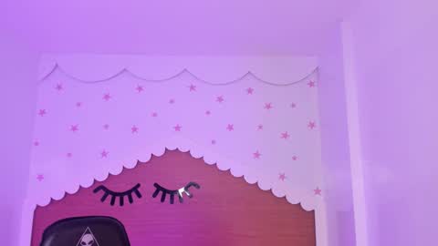 Snapshot of carlie_mayer chatting on 09-11-25, 02:44 CARLYE online show from 09-11-25, 02:44