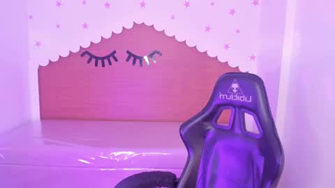 Snapshot of carlie_mayer chatting on 09-13-25, 03:06 CARLYE online show from 09-13-25, 03:06