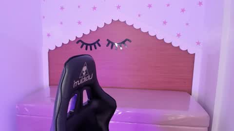 Snapshot of carlie_mayer chatting on 09-16-25, 02:56 CARLYE online show from 09-16-25, 02:56