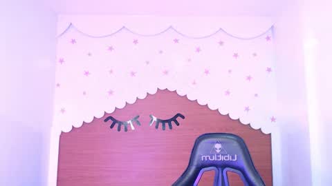 Snapshot of carlie_mayer chatting on 10-29-25, 03:20 CARLYE online show from 10-29-25, 03:20