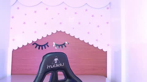 Snapshot of carlie_mayer chatting on 11-05-25, 02:55 CARLYE online show from 11-05-25, 02:55