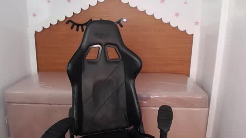 Snapshot of carlie_mayer chatting on 11-13-25, 03:55 CARLYE online show from 11-13-25, 03:55