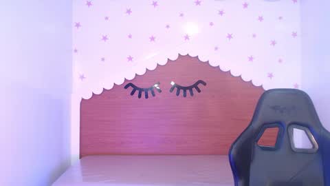 Snapshot of carlie_mayer chatting on 11-26-25, 03:29 CARLYE online show from 11-26-25, 03:29