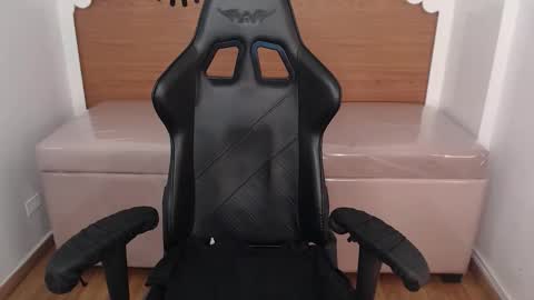 Snapshot of carlie_mayer chatting on 11-27-25, 03:47 CARLYE online show from 11-27-25, 03:47