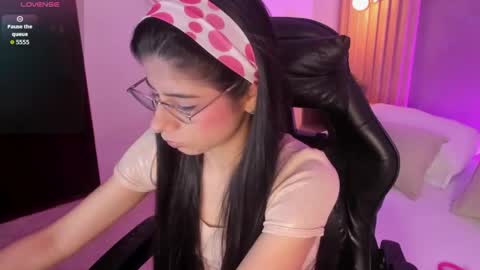 Snapshot of carlina_15 chatting on 06-04-26, 12:33 C A R L I N A online show from 06-04-26, 12:33