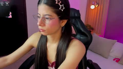 Snapshot of carlina_15 chatting on 06-09-26, 12:39 C A R L I N A online show from 06-09-26, 12:39