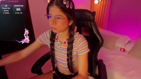 Snapshot of carlina_15 chatting on 06-11-26, 12:36 C A R L I N A online show from 06-11-26, 12:36
