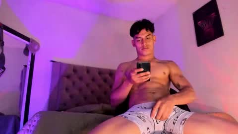 Snapshot of carloshero69 chatting on 11-28-25, 09:17 carloshero69 online show from 11-28-25, 09:17