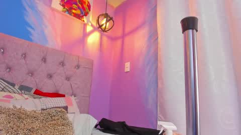 Snapshot of carlota_swan chatting on 01-09-25, 08:22 carlota online show from 01-09-25, 08:22