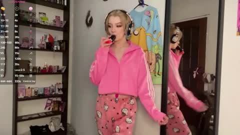 Elina online show from 06-08-26, 09:04