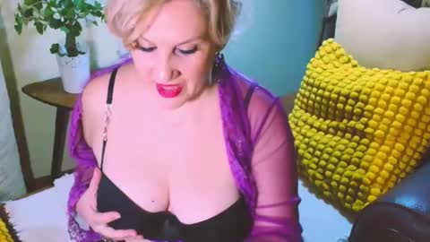 Snapshot of carmenrossi chatting on 01-07-25, 10:01 Carmen online show from 01-07-25, 10:01