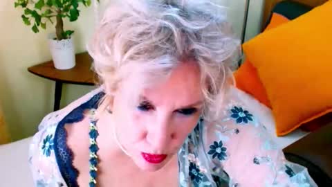 Snapshot of carmenrossi chatting on 10-10-25, 07:29 Carmen online show from 10-10-25, 07:29