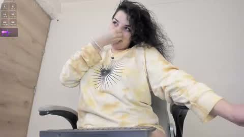 carmesix__ online show from 12-04-25, 11:30