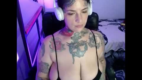 Snapshot of carmillaross chatting on 02-08-25, 04:25 CARMILLA ROSS online show from 02-08-25, 04:25