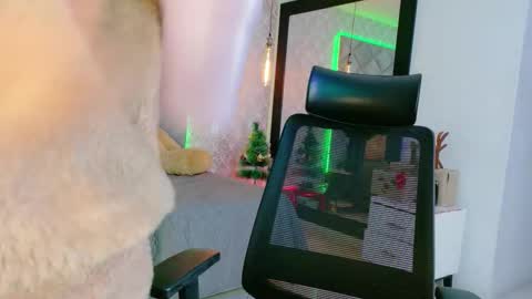 caro_adams1 online show from 01-09-26, 11:13