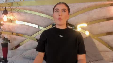 Snapshot of caro_giraldo_ chatting on 10-21-25, 11:44 caro_giraldo_ online show from 10-21-25, 11:44