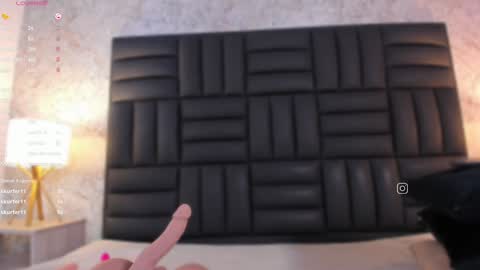 Snapshot of caro_martinezz chatting on 02-07-25, 08:33 online show from 02-07-25, 08:33