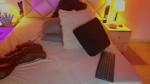 Carolina   online show from 01-05-25, 01:47