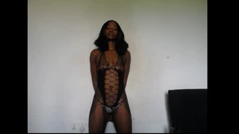 Snapshot of carobaby8 chatting on 06-27-26, 12:22 caroline online show from 06-27-26, 12:22