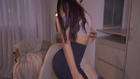 Snapshot of carolart chatting on 10-09-25, 10:19 carolart online show from 10-09-25, 10:19