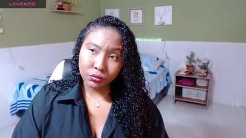 Snapshot of caroldelatorre chatting on 12-17-24, 09:05 Carol de la torre online show from 12-17-24, 09:05