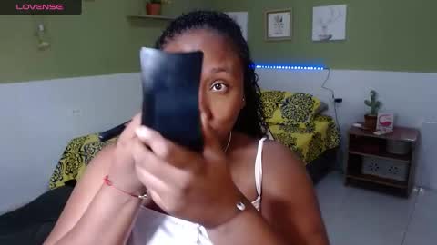 Snapshot of caroldelatorre chatting on 01-02-25, 05:50 Carol de la torre online show from 01-02-25, 05:50