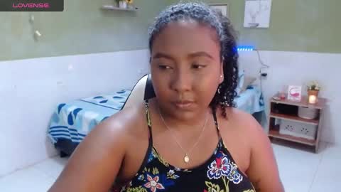 Snapshot of caroldelatorre chatting on 01-13-25, 06:59 Carol de la torre online show from 01-13-25, 06:59