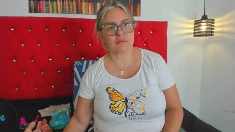 Carolina online show from 10-06-25, 05:10