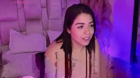 Snapshot of carolinafox_ chatting on 11-26-25, 04:46 caroline online show from 11-26-25, 04:46