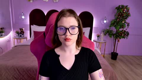Snapshot of carolinasherry chatting on 05-12-26, 05:37 carolinasherry online show from 05-12-26, 05:37
