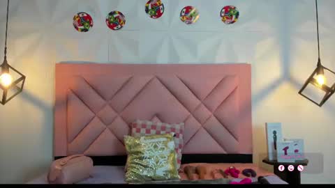 Snapshot of caroline_daring chatting on 06-15-26, 12:07 caroline daring online show from 06-15-26, 12:07