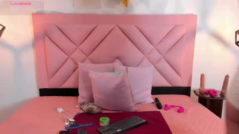 Snapshot of caroline_daring chatting on 07-04-26, 12:11 caroline daring online show from 07-04-26, 12:11