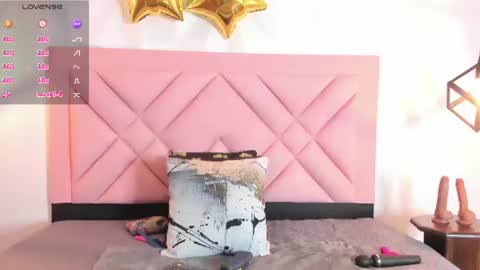 Snapshot of caroline_daring chatting on 07-15-26, 12:21 caroline daring online show from 07-15-26, 12:21