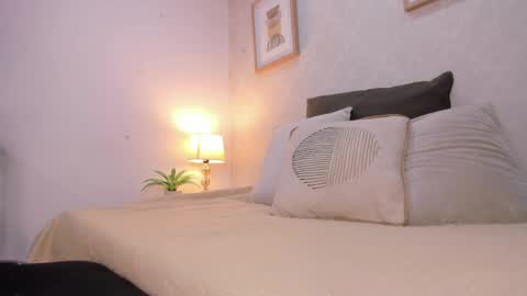  Caroline  online show from 04-16-26, 11:33