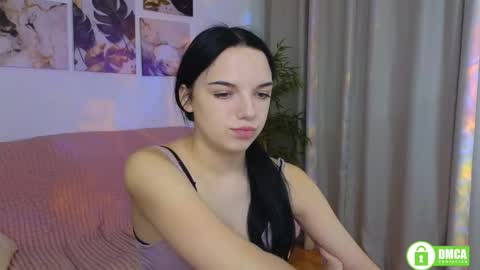 Snapshot of caroline_hey chatting on 09-09-25, 07:46 Mary and Carol online show from 09-09-25, 07:46