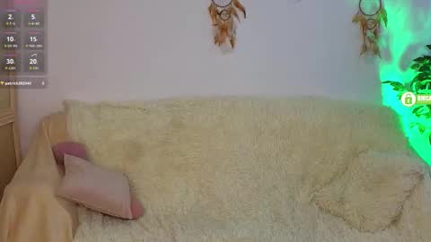 Snapshot of caroline_hey chatting on 03-01-26, 10:50 Mary and Carol online show from 03-01-26, 10:50