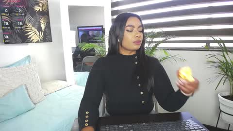 C A R O L I N E online show from 01-12-25, 02:09