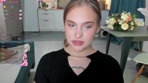 Snapshot of caroline_kiparis chatting on 12-03-24, 11:24 Caro online show from 12-03-24, 11:24