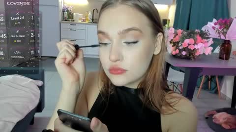 Snapshot of caroline_kiparis chatting on 12-08-24, 02:39 Caro online show from 12-08-24, 02:39