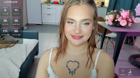 Snapshot of caroline_kiparis chatting on 12-10-24, 06:22 Caro online show from 12-10-24, 06:22