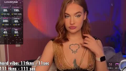 Snapshot of caroline_kiparis chatting on 03-06-25, 12:21 Caro online show from 03-06-25, 12:21