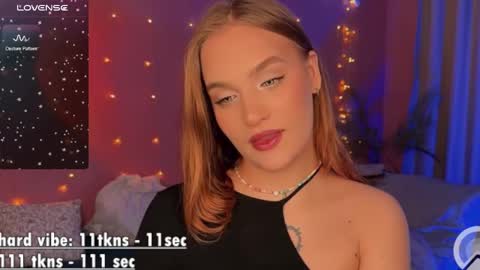 Snapshot of caroline_kiparis chatting on 03-10-25, 11:27 Caro online show from 03-10-25, 11:27